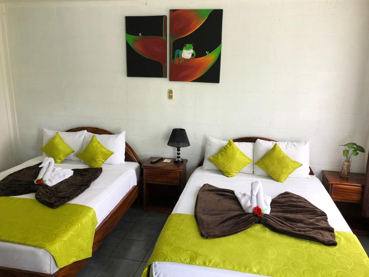 La Fortuna Backpackers Resort Dış mekan fotoğraf