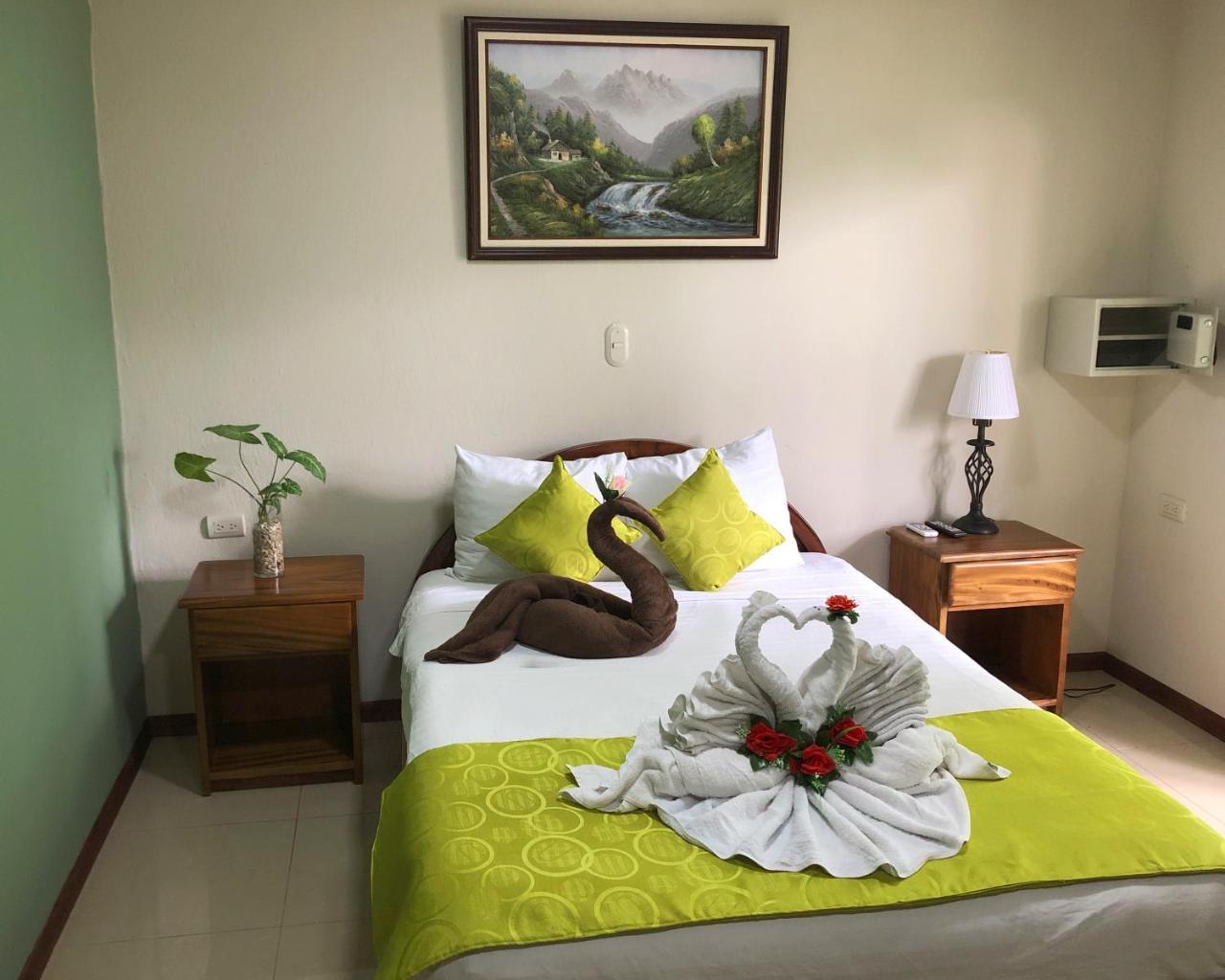 La Fortuna Backpackers Resort Dış mekan fotoğraf